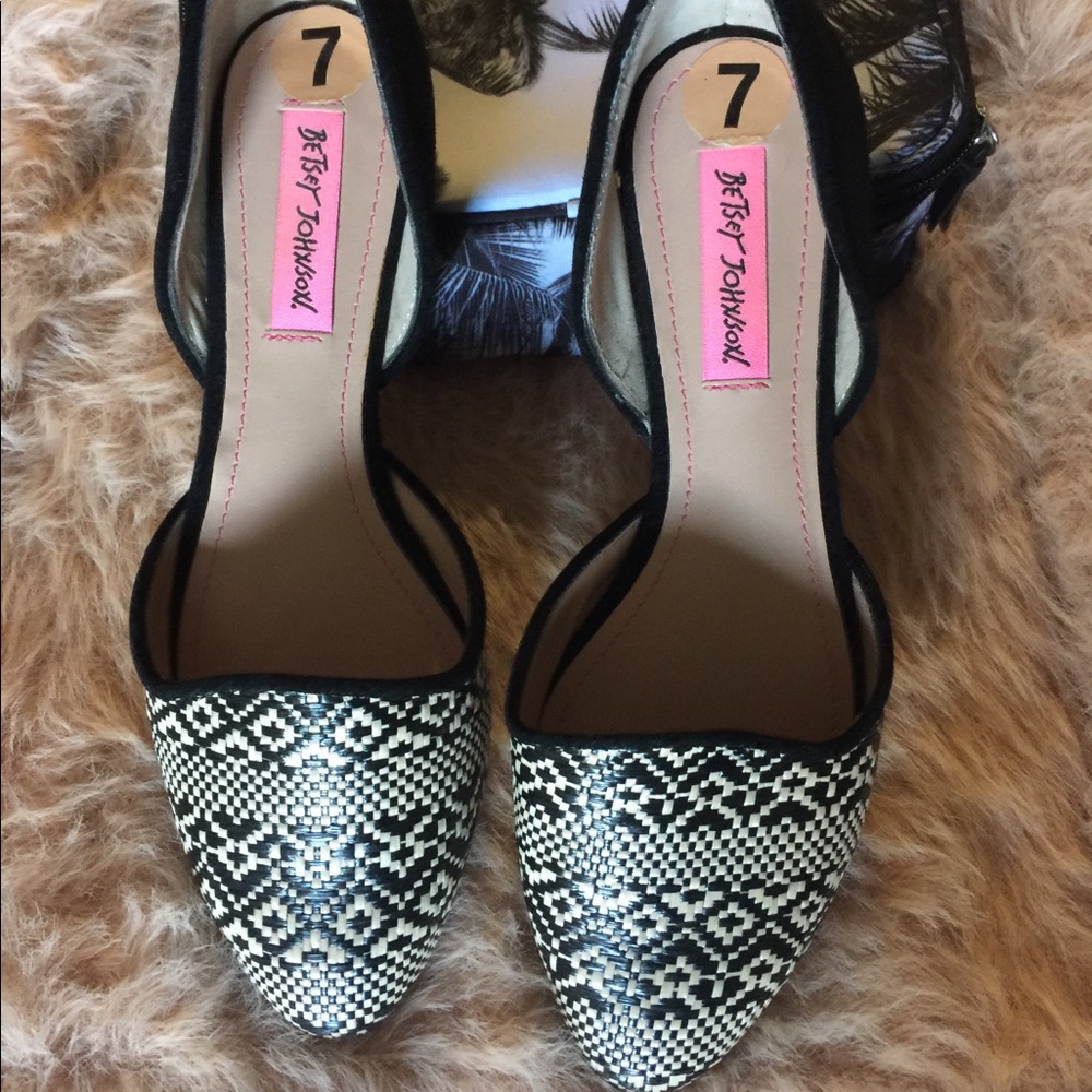 Betsy Johnson Shoes, so Cute !
